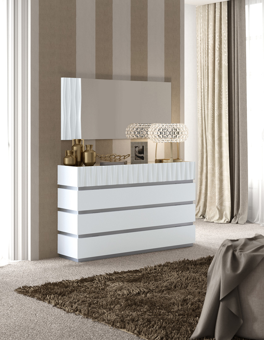 Marina Sigle Dresser