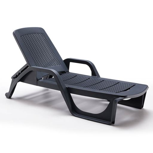 Chaise Lounge