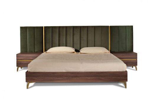 Bed W/Nightstands Set